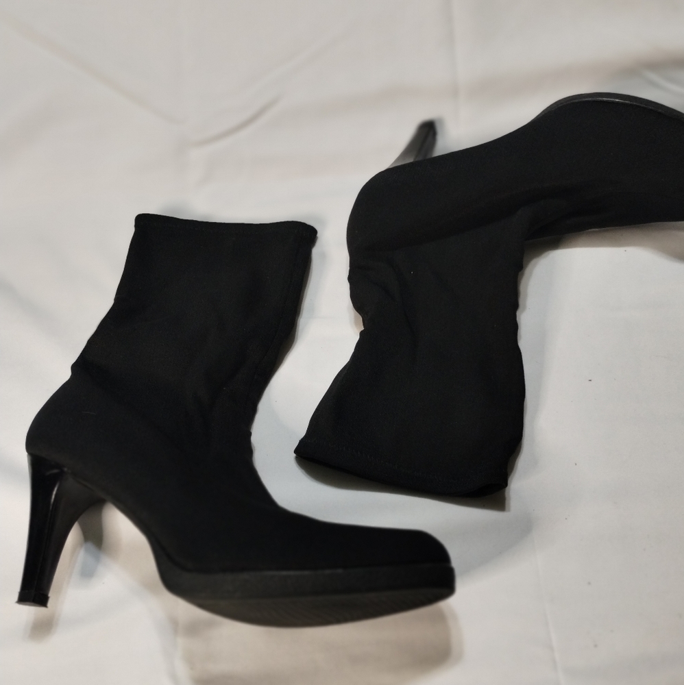 Stuart weitzman stretch midcalf boot 8.5 black
